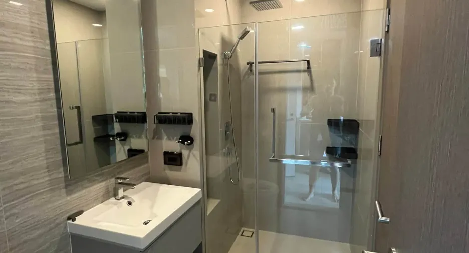 For rent 1 bed condo in Phaya Thai, Bangkok