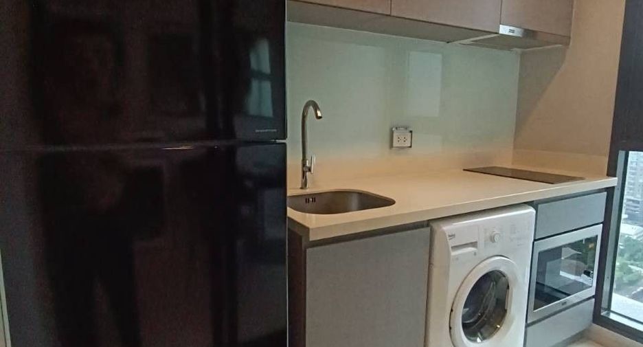 Wohnung zur Miete mit 1 Zimmer in Khlong Toei, Bangkok