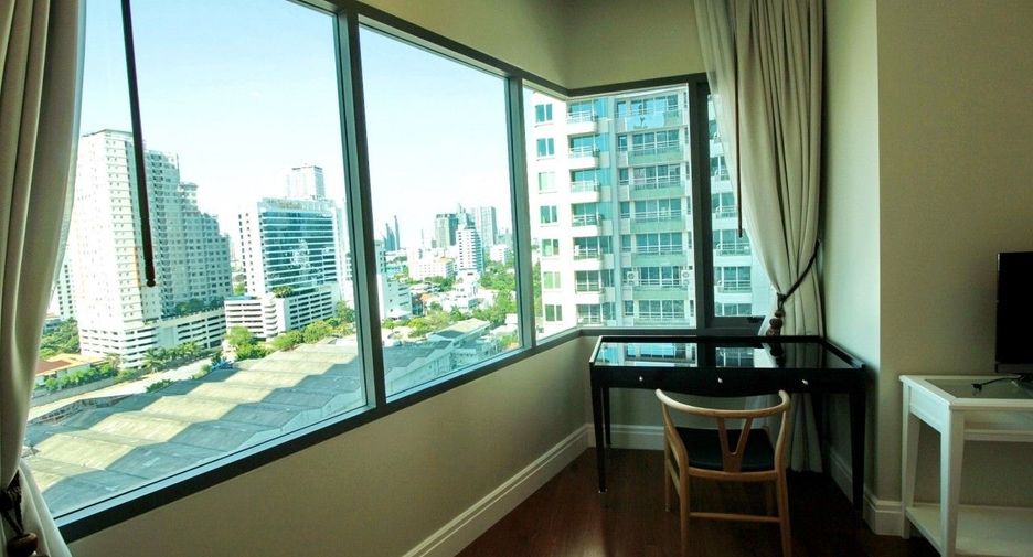For rent 2 bedrooms condo in Khlong Toei, Bangkok