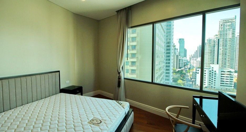 For rent 2 bedrooms condo in Khlong Toei, Bangkok