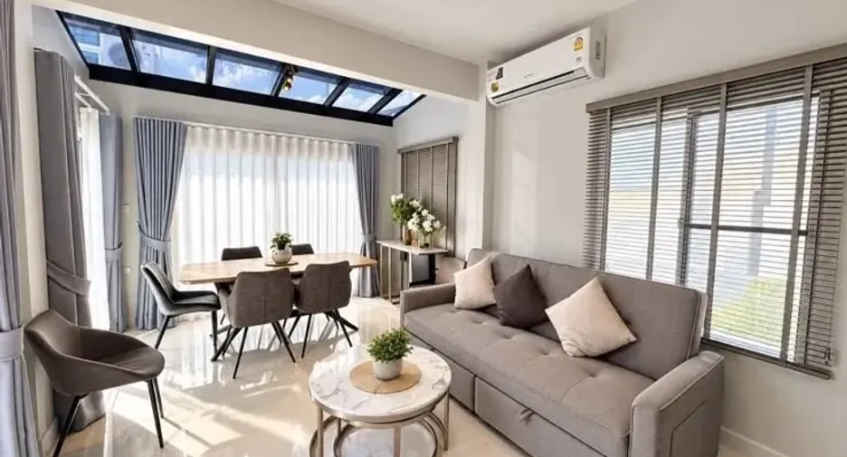 For rent 4 bedrooms house in Mueang Phuket, Phuket