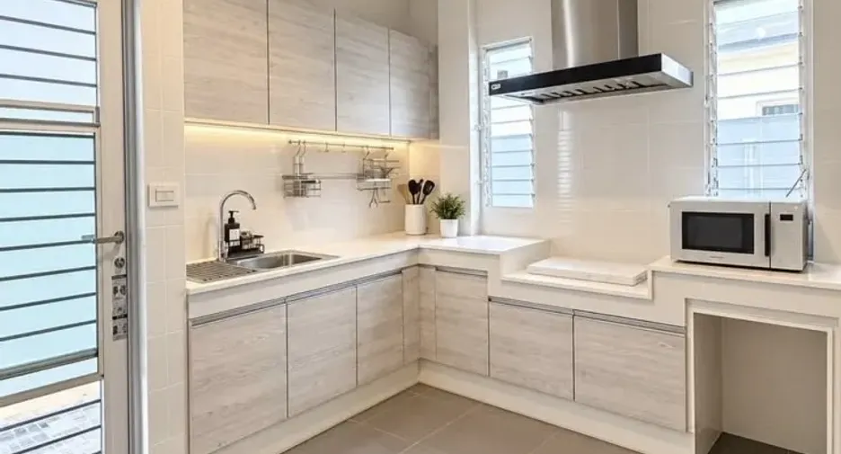 For rent 4 bedrooms house in Mueang Phuket, Phuket