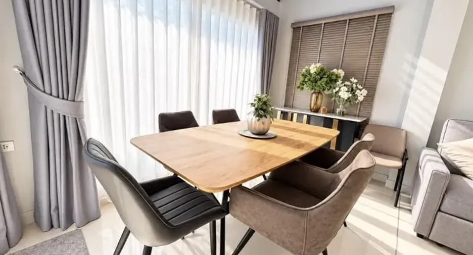 For rent 4 bedrooms house in Mueang Phuket, Phuket
