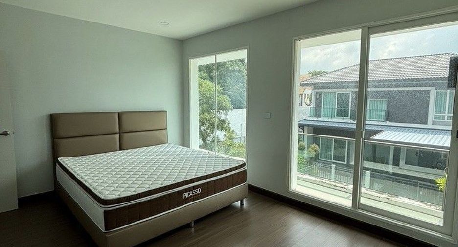 À vendre 4 chambres maison à Thung Khru, Bangkok