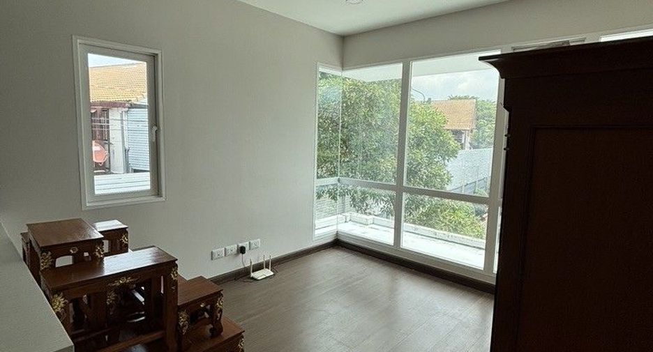 À vendre 4 chambres maison à Thung Khru, Bangkok