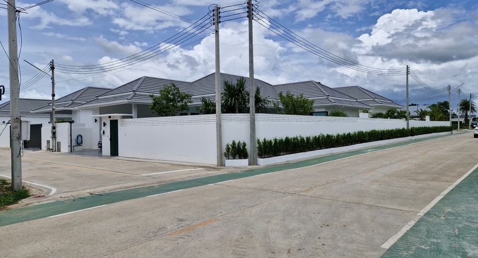 For sale 3 bedrooms villa in Hua Hin, Prachuap Khiri Khan