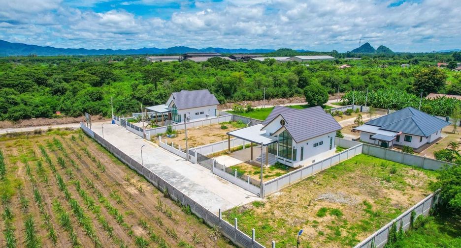 For sale 3 ベッドルーム house in Pran Buri, Prachuap Khiri Khan