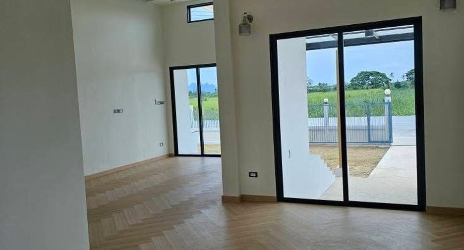 For sale 3 ベッドルーム house in Pran Buri, Prachuap Khiri Khan