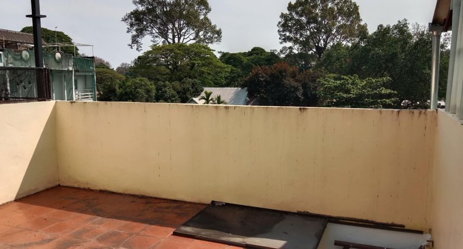 For sale 4 bedrooms townhouse in Mueang Chiang Mai, Chiang Mai