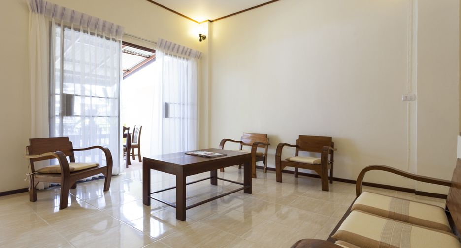 For sale 4 bedrooms townhouse in Mueang Chiang Mai, Chiang Mai
