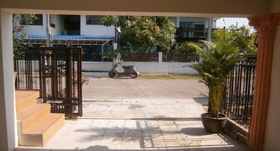 For sale 4 bedrooms townhouse in Mueang Chiang Mai, Chiang Mai