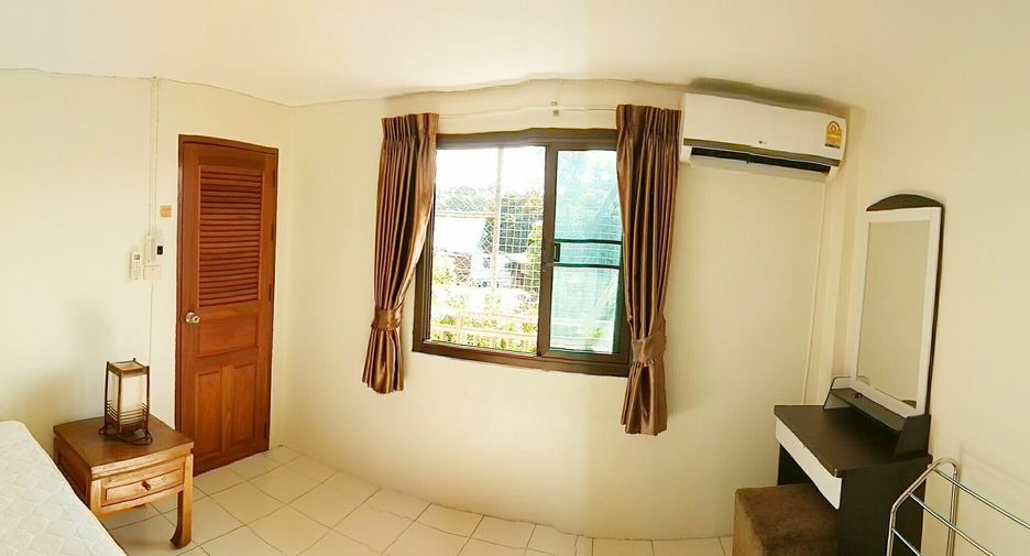 For sale 4 bedrooms townhouse in Mueang Chiang Mai, Chiang Mai