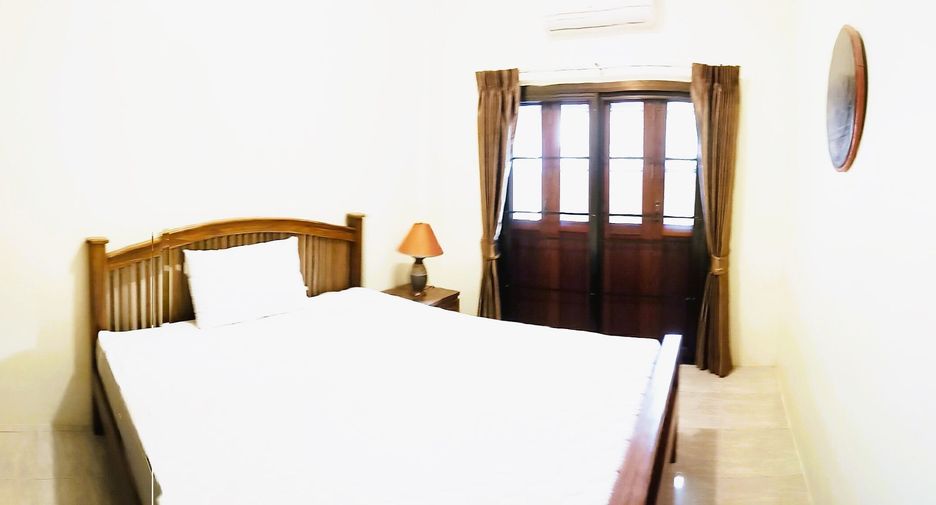 For sale 4 bedrooms townhouse in Mueang Chiang Mai, Chiang Mai