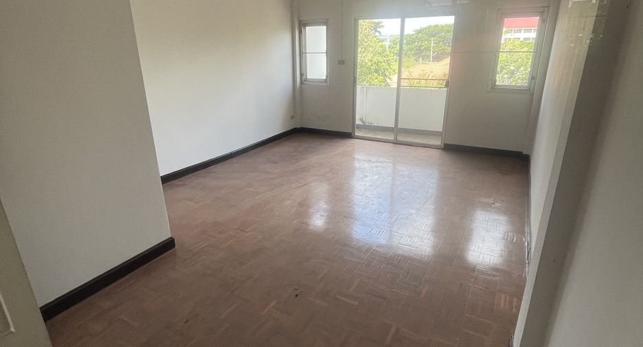 For sale 2 bedrooms townhouse in San Kamphaeng, Chiang Mai