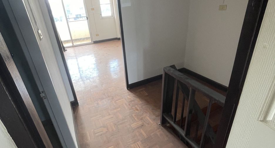 For sale 2 bedrooms townhouse in San Kamphaeng, Chiang Mai
