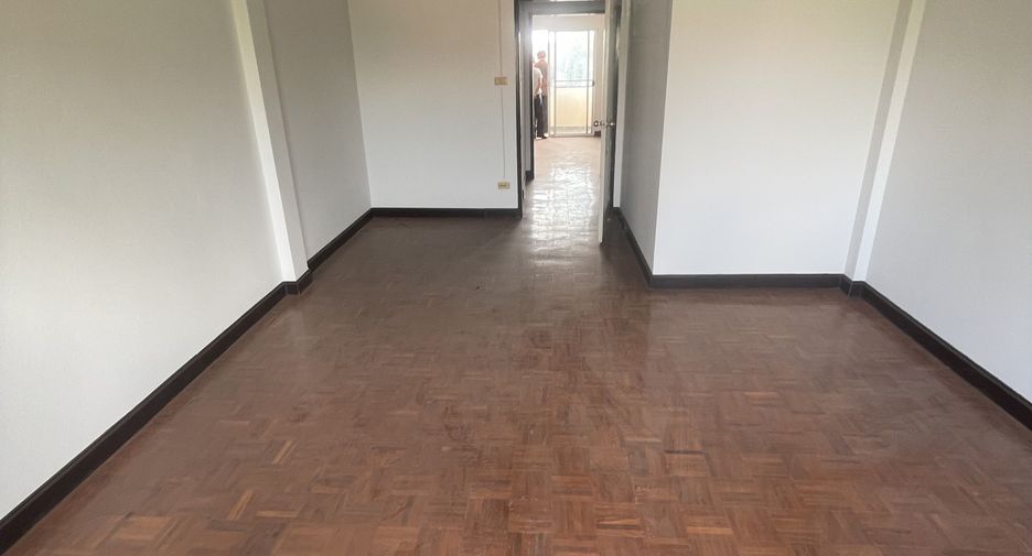 For sale 2 bedrooms townhouse in San Kamphaeng, Chiang Mai
