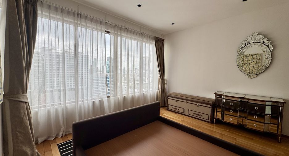 For sale 2 bedrooms condo in Khlong Toei, Bangkok