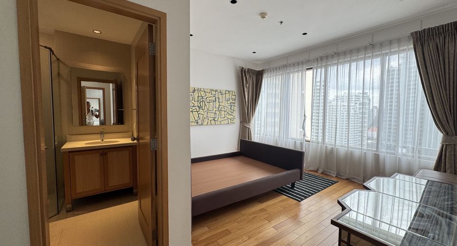 For sale 2 bedrooms condo in Khlong Toei, Bangkok