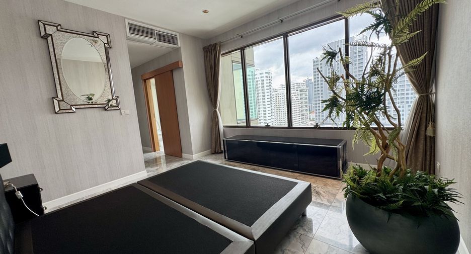 For sale 2 bedrooms condo in Khlong Toei, Bangkok