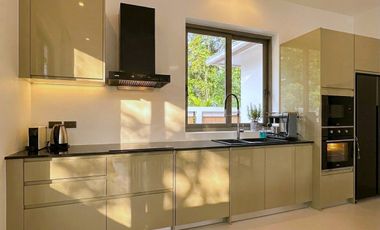 À vendre 4 chambres villa à Ko Samui, Surat Thani
