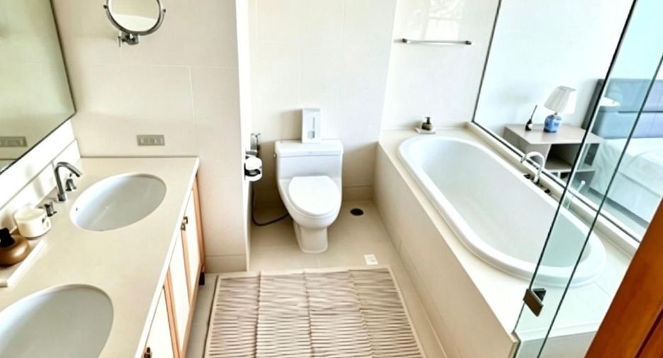 For sale 2 bedrooms condo in Khlong Toei, Bangkok