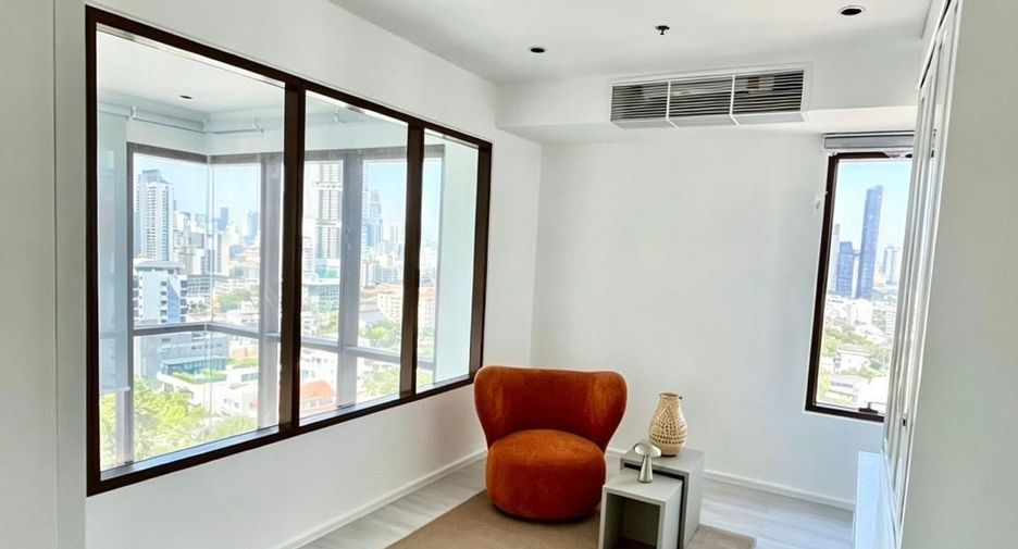 For sale 2 bedrooms condo in Khlong Toei, Bangkok