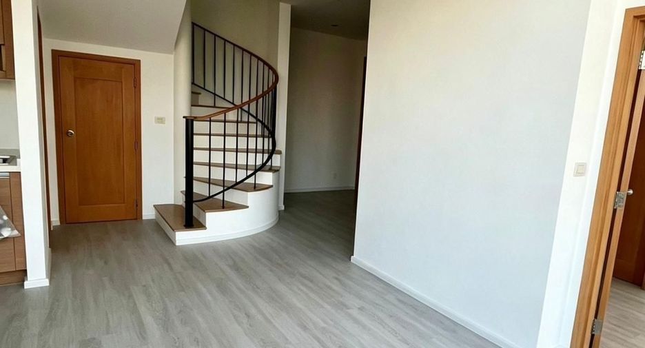 For sale 2 bedrooms condo in Khlong Toei, Bangkok