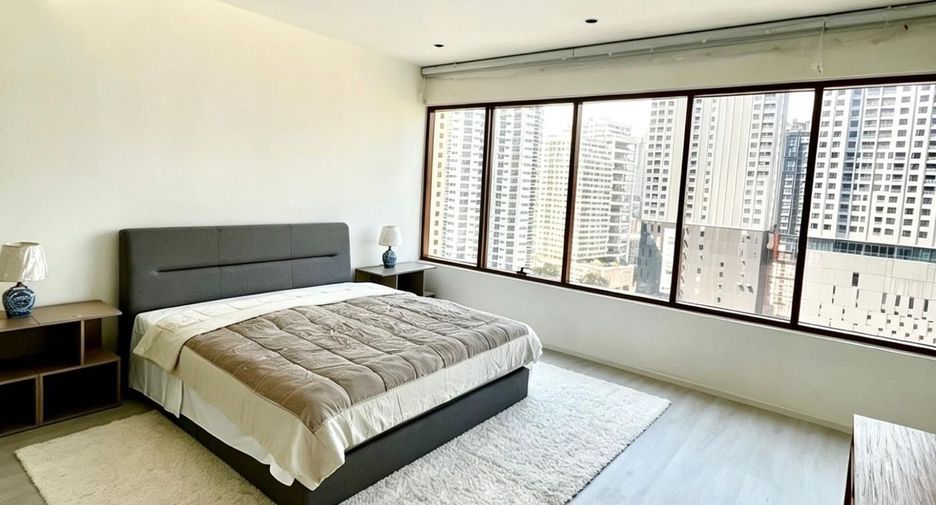 For sale 2 bedrooms condo in Khlong Toei, Bangkok