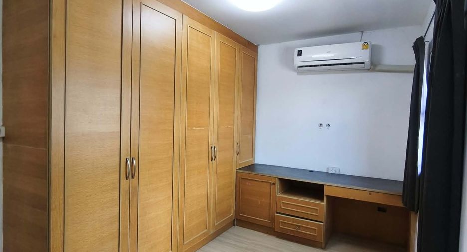 For rent 3 bedrooms townhouse in Bang Phli, Samut Prakan