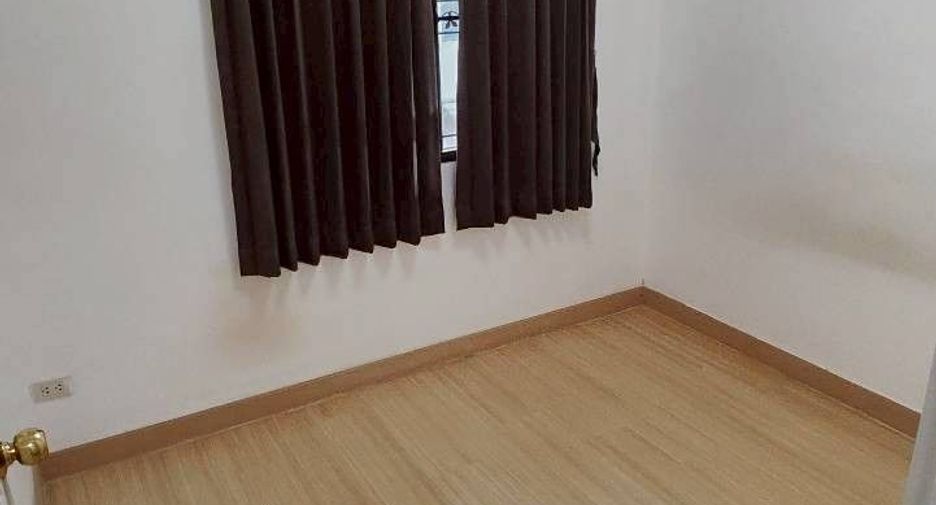 For rent 3 bedrooms townhouse in Bang Phli, Samut Prakan
