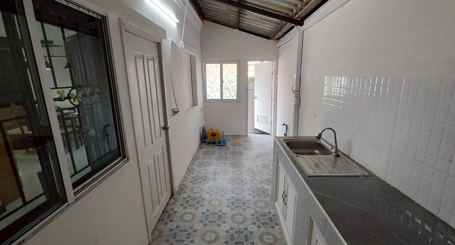 For rent 3 bedrooms townhouse in Bang Phli, Samut Prakan