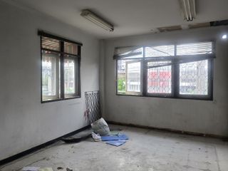 For rent 4 bedrooms townhouse in Yan Nawa, Bangkok