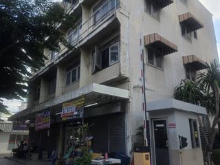 For rent 4 bedrooms townhouse in Yan Nawa, Bangkok