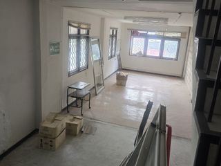 For rent 4 bedrooms townhouse in Yan Nawa, Bangkok