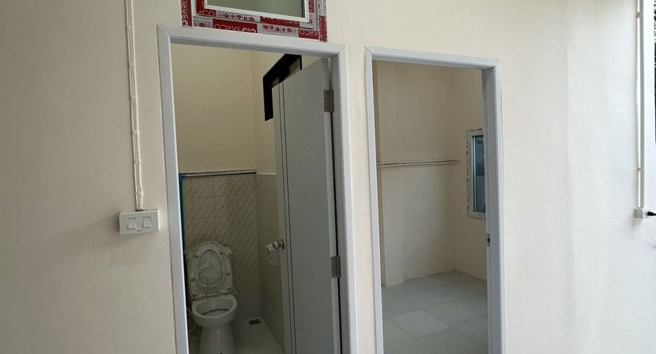 For rent 4 bedrooms townhouse in Rat Burana, Bangkok