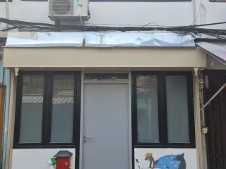 For rent 2 bedrooms townhouse in Huai Khwang, Bangkok