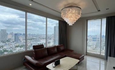 For sale 3 ベッドルーム condo in Sathon, Bangkok