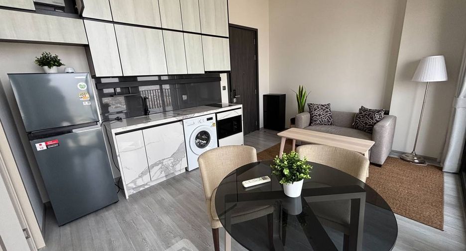 For rent 1 bed condo in Phra Khanong, Bangkok