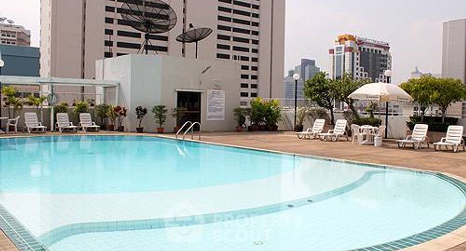 For rent 2 bedrooms apartment in Watthana, Bangkok