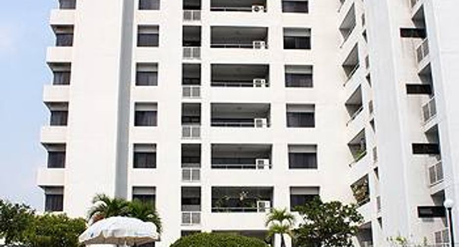 For rent 2 bedrooms apartment in Watthana, Bangkok