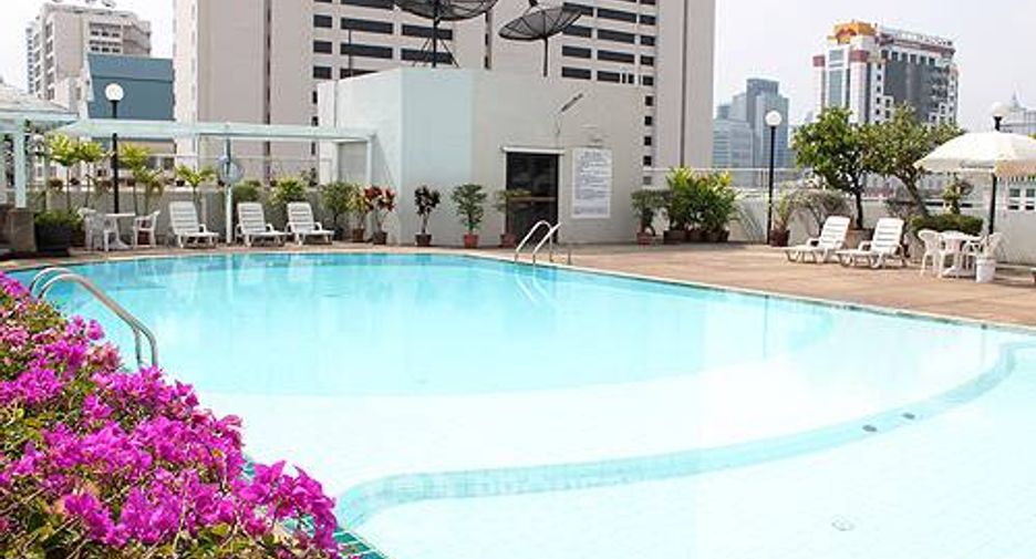 For rent 2 bedrooms apartment in Watthana, Bangkok