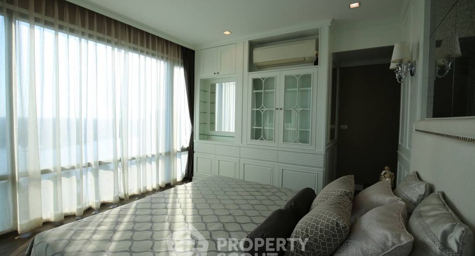 À louer 3 chambres condo à Yan Nawa, Bangkok
