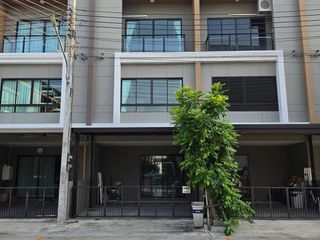 For rent 4 bedrooms townhouse in Bang Khen, Bangkok