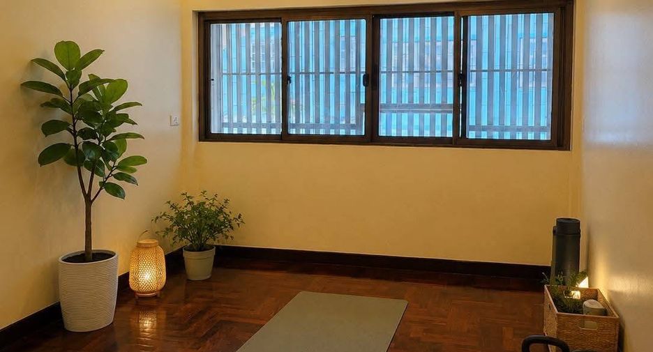 À louer 3 chambres maison à Lat Phrao, Bangkok