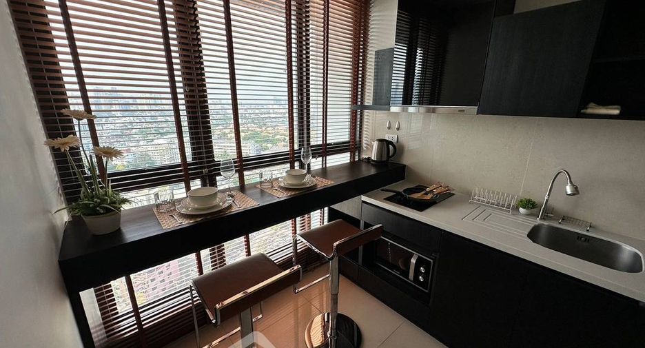 For rent 1 bed condo in Khlong Toei, Bangkok