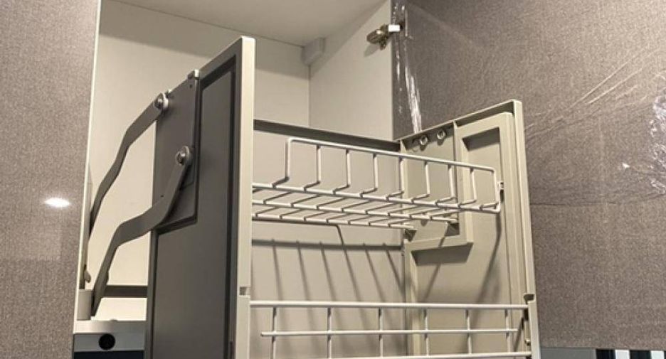 Wohnung zur Miete mit 1 Zimmer in Bang Rak, Bangkok