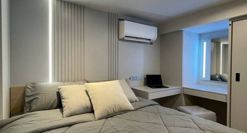 For rent 2 bedrooms condo in Bang Rak, Bangkok