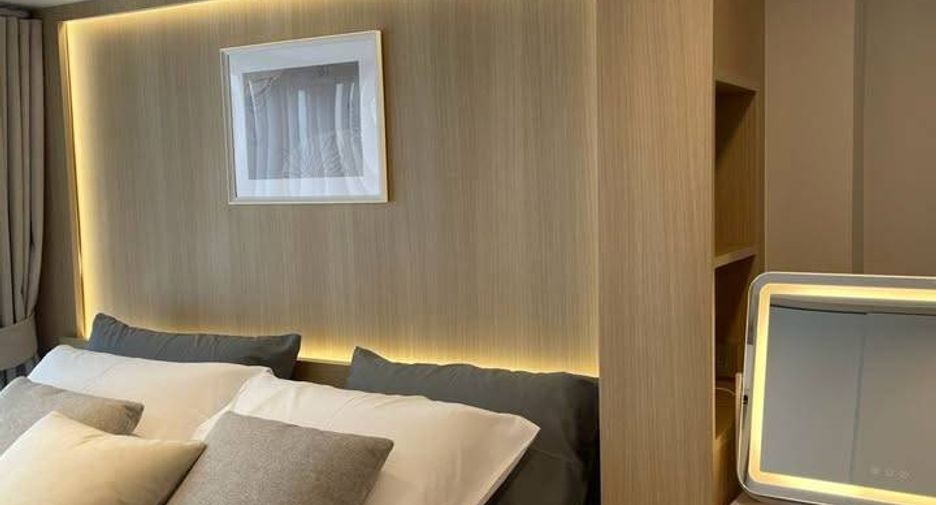 For rent 2 bedrooms condo in Bang Rak, Bangkok