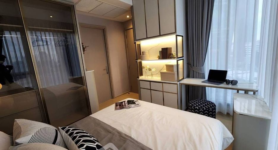 For rent 2 bedrooms condo in Huai Khwang, Bangkok