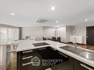 For rent 5 bedrooms condo in Huai Khwang, Bangkok